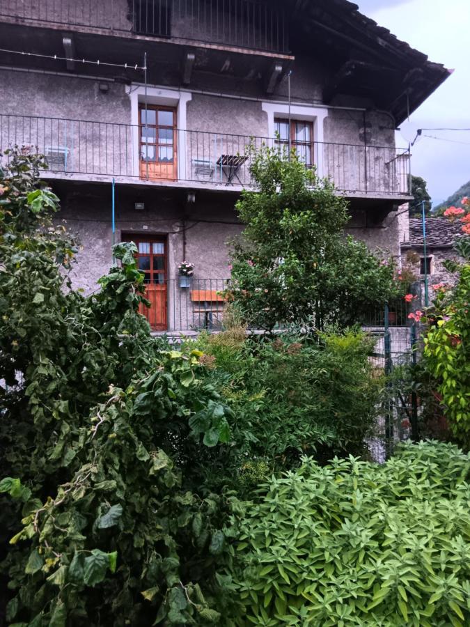 La Casa Antica Bed and Breakfast Pont-Saint-Martin Exteriör bild